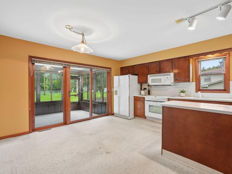 898 Plum Ridge, Columbus, OH 43213 Photo 16