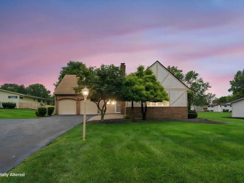 898 Plum Ridge, Columbus, OH 43213 Photo 3