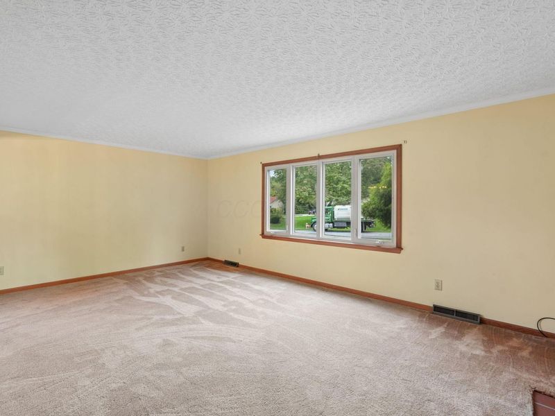 898 Plum Ridge, Columbus, OH 43213 Photo 9