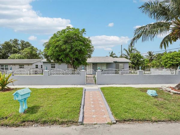 3398 NW 212th St , Miami Gardens, FL 33056