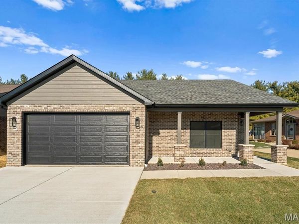 1835 Carrington Way , Swansea, IL 62226