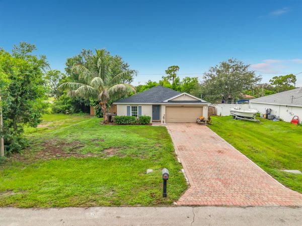 4306 NE 24TH Place, Cape Coral, FL 33909