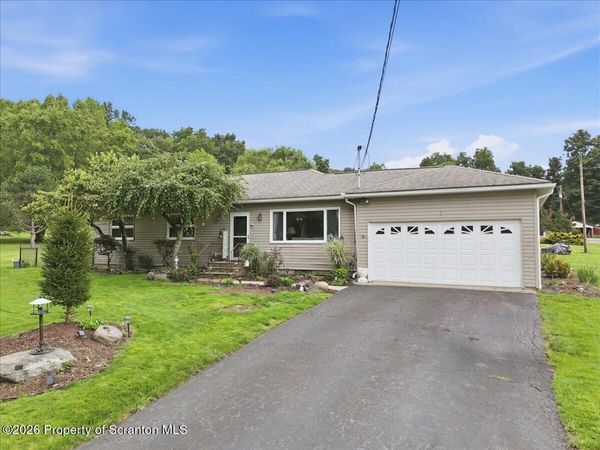 9 Overbrook Estate , Dallas, PA 18612