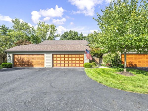 1114 Strathaven Drive N, Unit 5C, Worthington, OH 43085