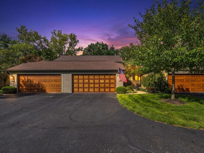 1114 Strathaven Drive N, Unit 5C, Worthington, OH 43085 Photo 2