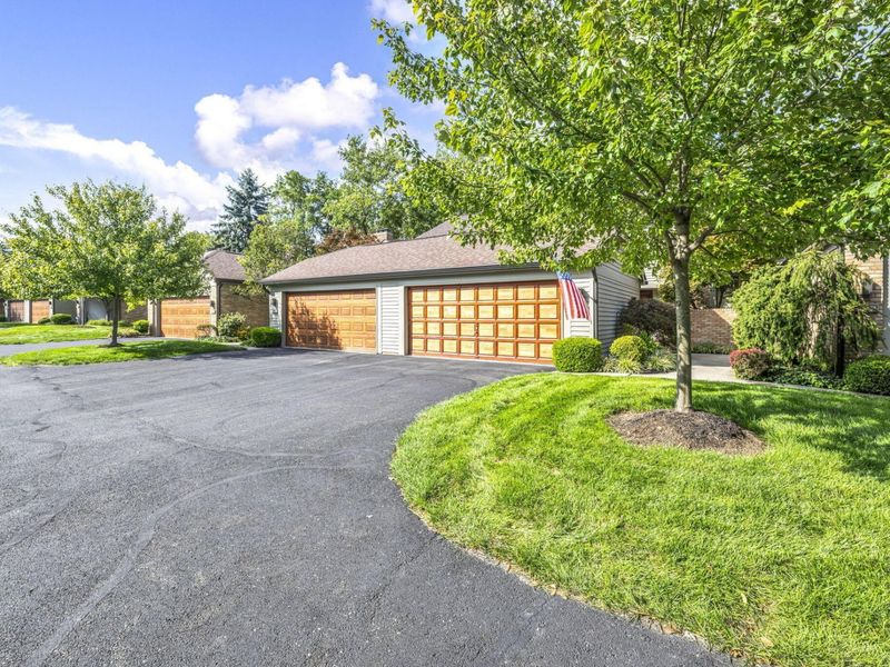 1114 Strathaven Drive N, Unit 5C, Worthington, OH 43085 Photo 3