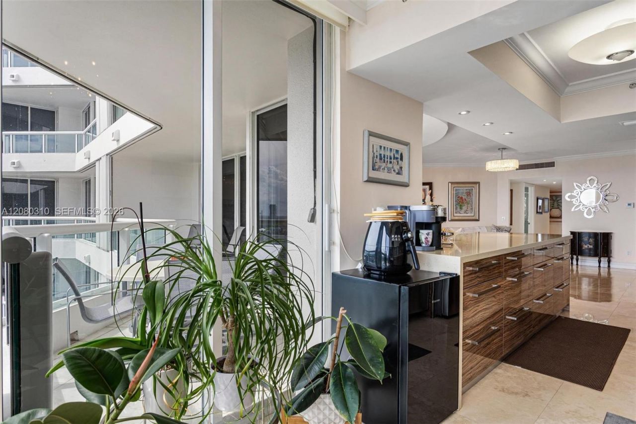 21205 Yacht Club Dr , Unit 2405, Aventura, FL 33180 Photo