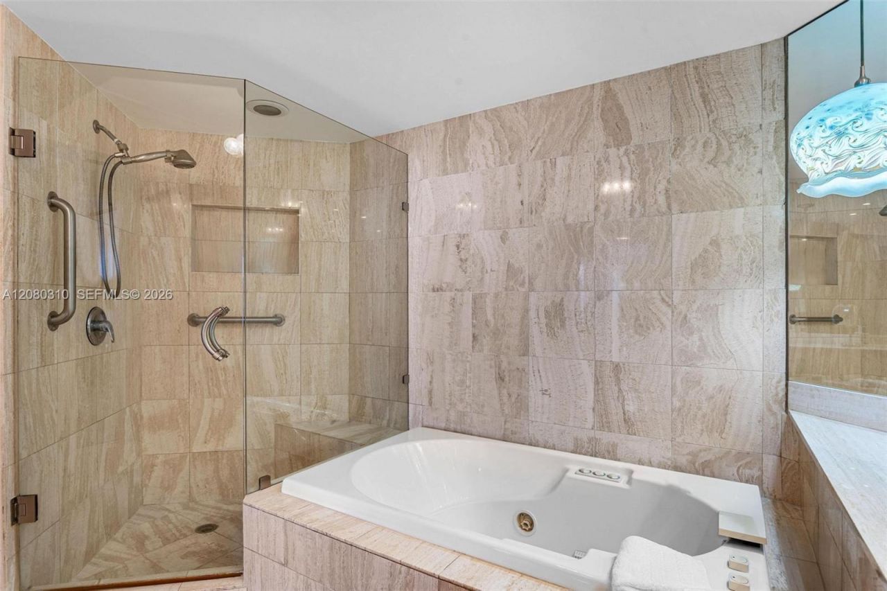 21205 Yacht Club Dr , Unit 2405, Aventura, FL 33180 Photo