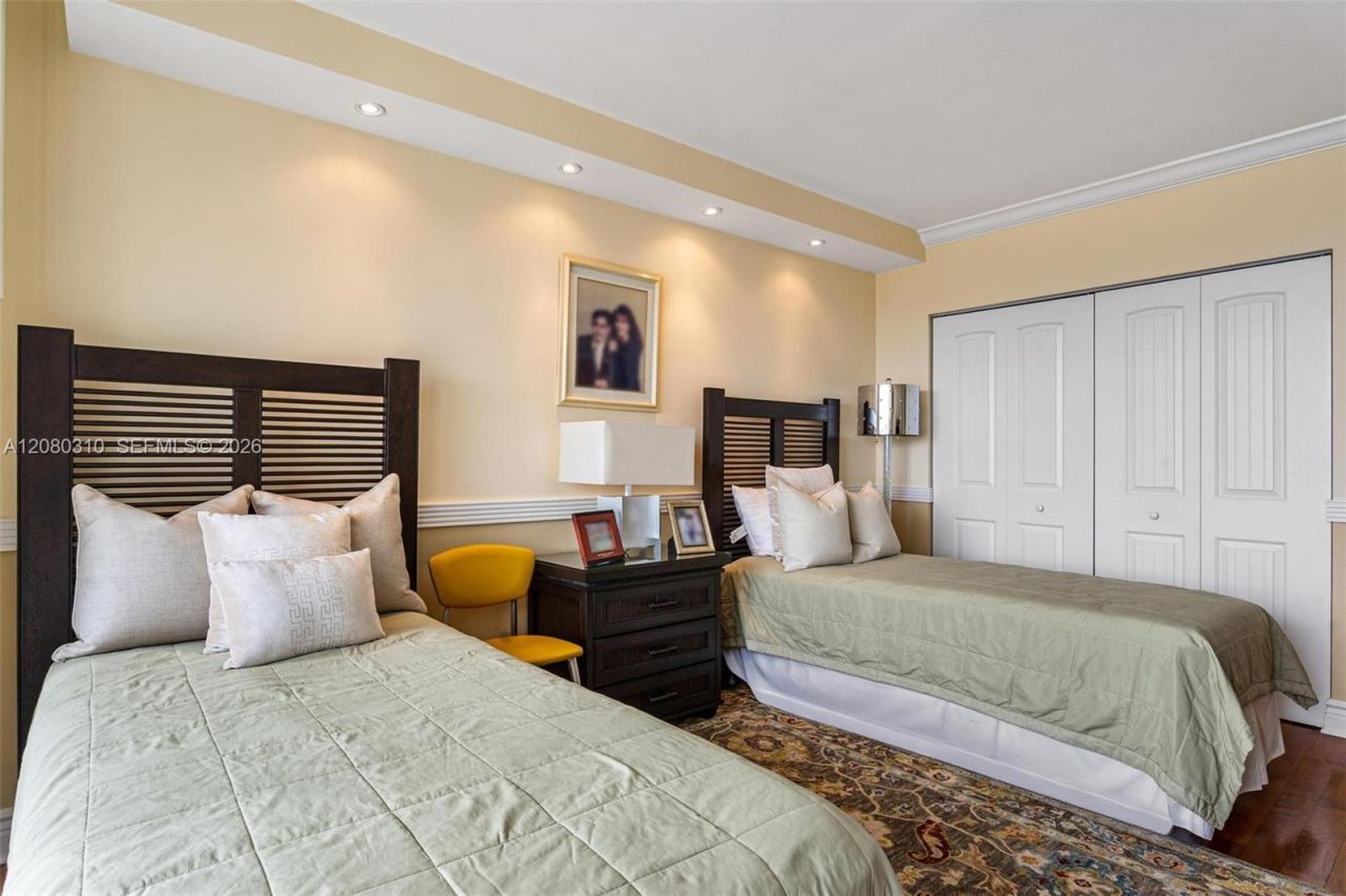 21205 Yacht Club Dr , Unit 2405, Aventura, FL 33180 Photo