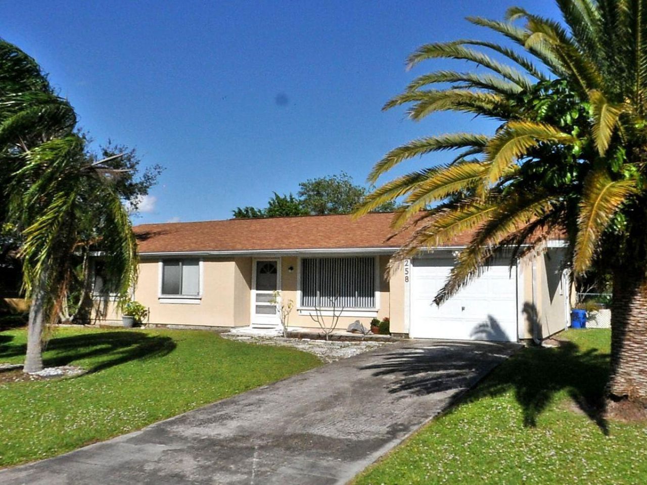 258 SW Bridgeport Drive, Port Saint Lucie, FL 34953 Photo