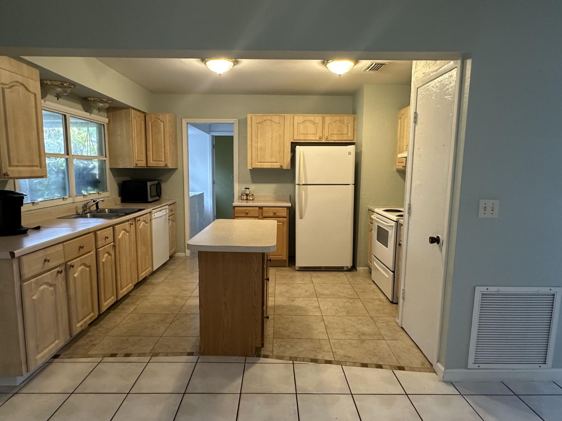 258 SW Bridgeport Drive, Port Saint Lucie, FL 34953 Photo