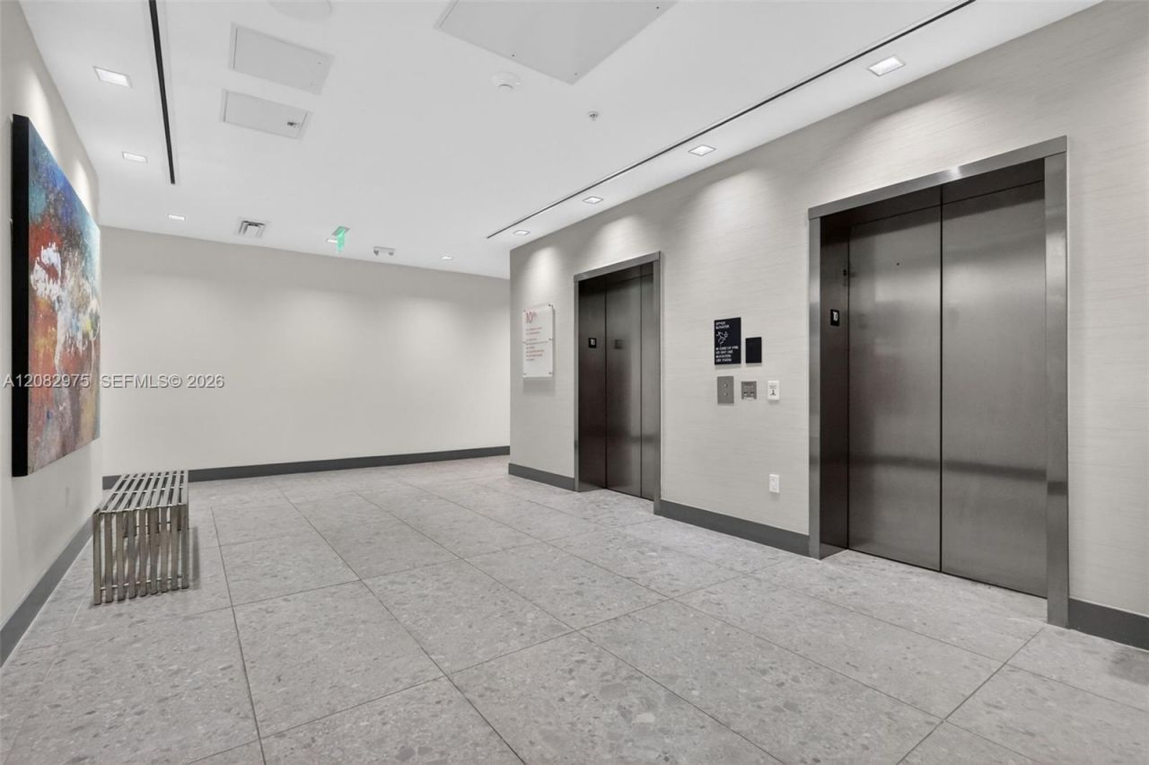 2820 NE 214th St , Unit 1006, Aventura, FL 33180 Photo