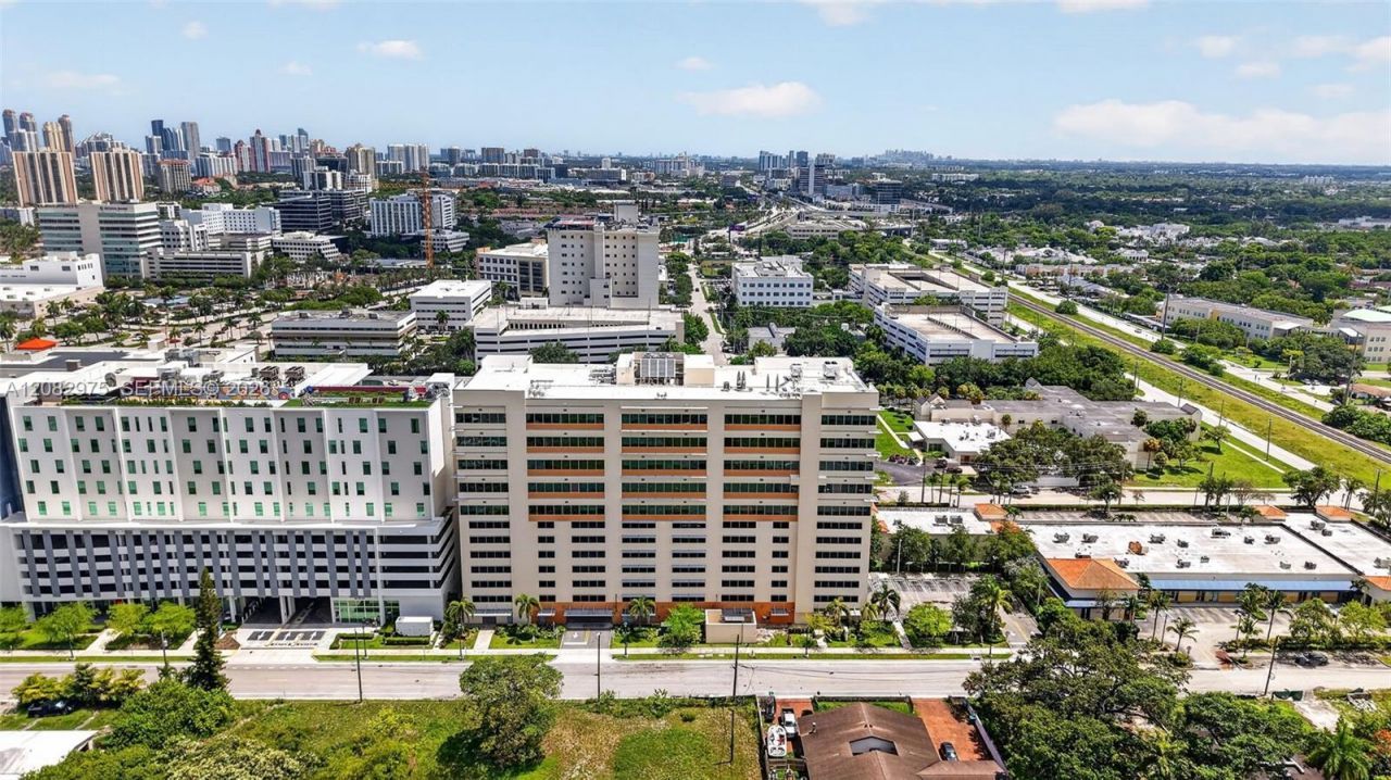 2820 NE 214th St , Unit 1006, Aventura, FL 33180 Photo