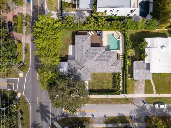 1001 NE 86th St , Miami, FL 33138
