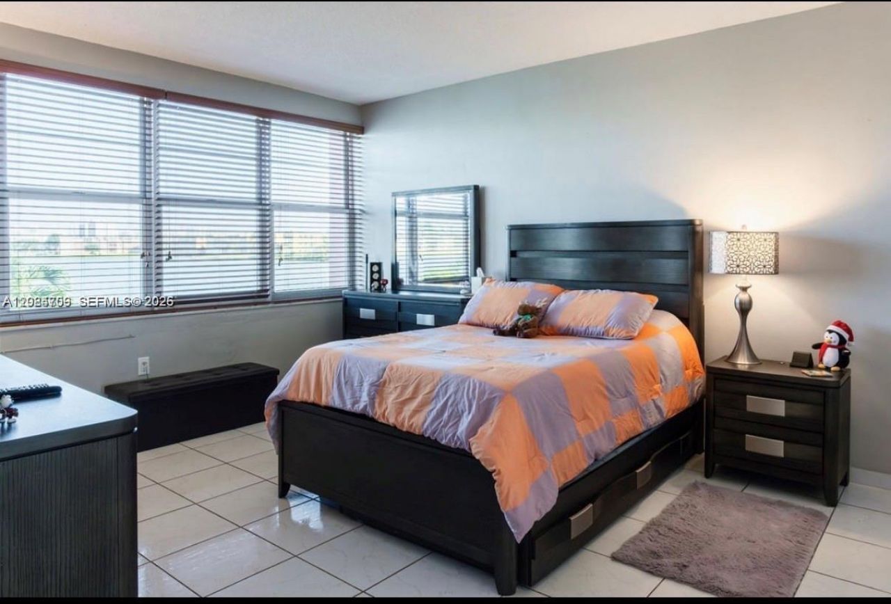 18555 NE 14th Ave , Unit 619, Miami, FL 33179 Photo