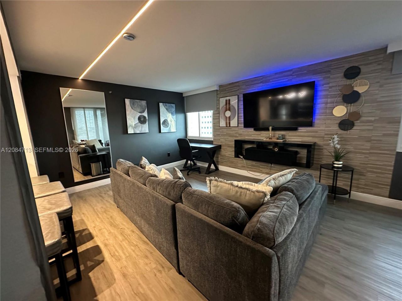 850 N Miami Ave , Unit W-1408, Miami, FL 33136 Photo