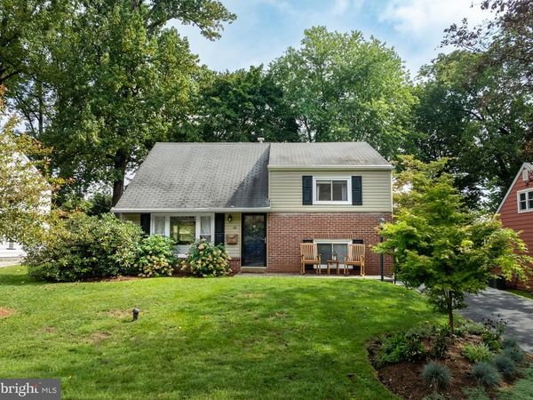 25 GREENTREE LANE , MALVERN, PA 19355
