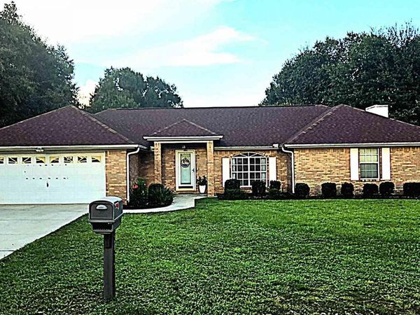 6056 Antelope St, Milton, FL 32570
