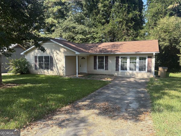 6103 Chaseland Drive, Rex, GA 30273