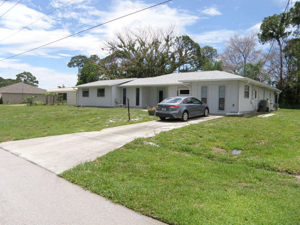 322 SE WALTERS Terrace, Port St. Lucie, FL 34983