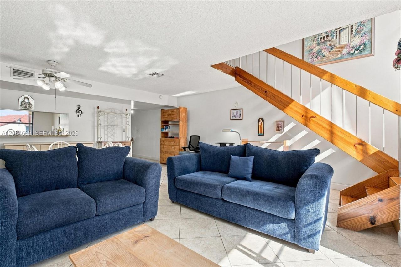 9905 NW 9th St Cir, Unit 12-21, Miami, FL 33172 Photo
