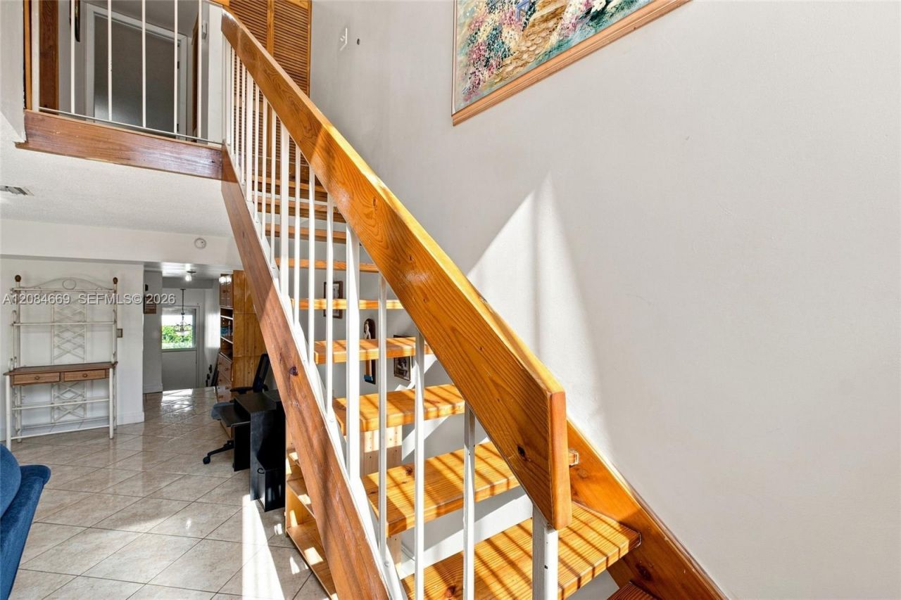 9905 NW 9th St Cir, Unit 12-21, Miami, FL 33172 Photo