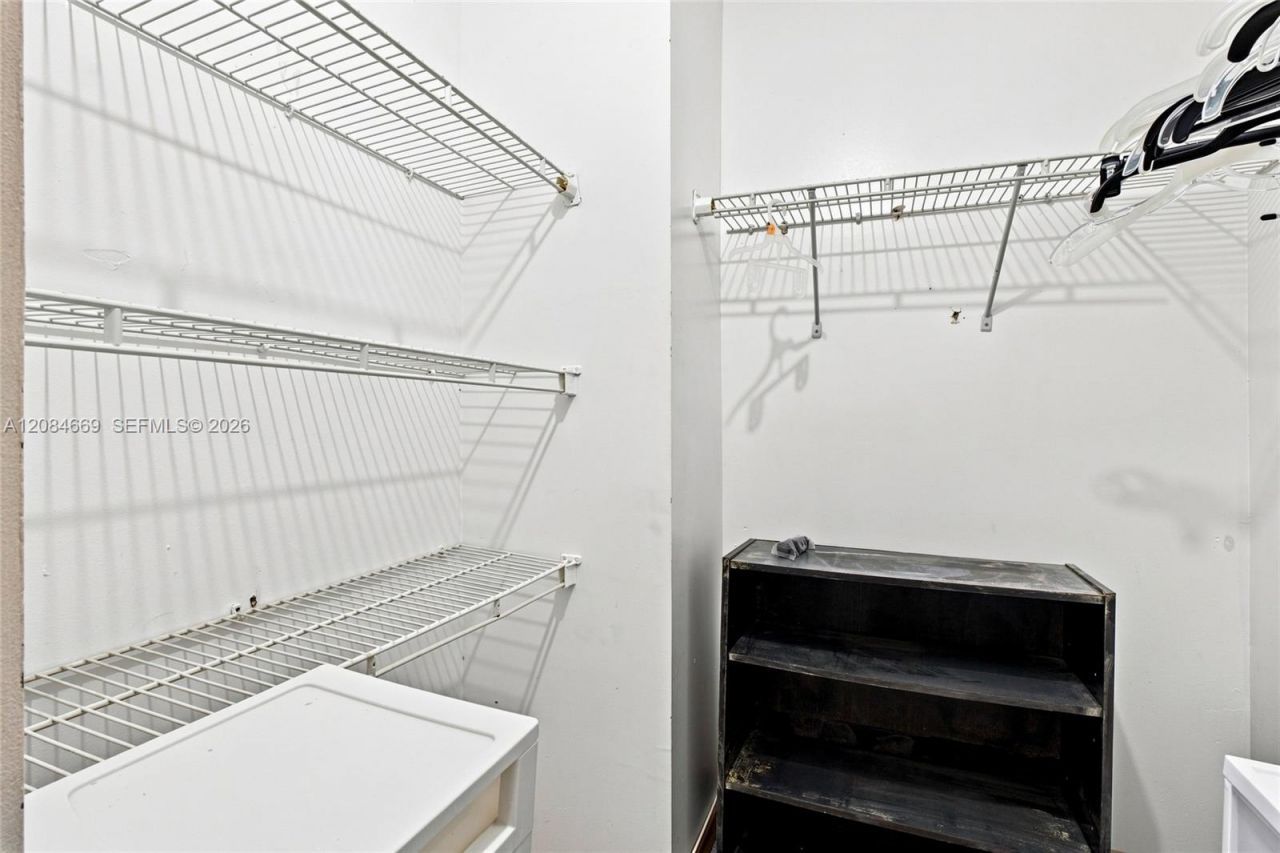 9905 NW 9th St Cir, Unit 12-21, Miami, FL 33172 Photo