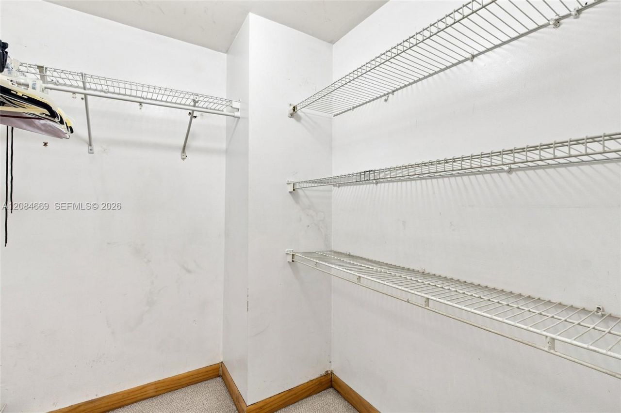 9905 NW 9th St Cir, Unit 12-21, Miami, FL 33172 Photo