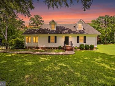 26211 HANGING TREE ROAD , COURTLAND, VA 23837