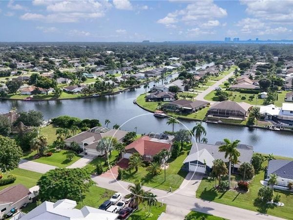 519 SE 20th CT , CAPE CORAL, FL 33990