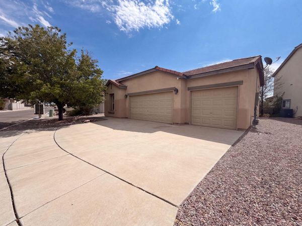 696 Troon Drive SE, Rio Rancho, NM 87124