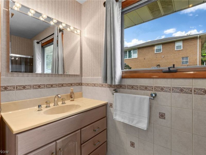 405 N 10th Street, Martins Ferry, OH 43935 Photo 18