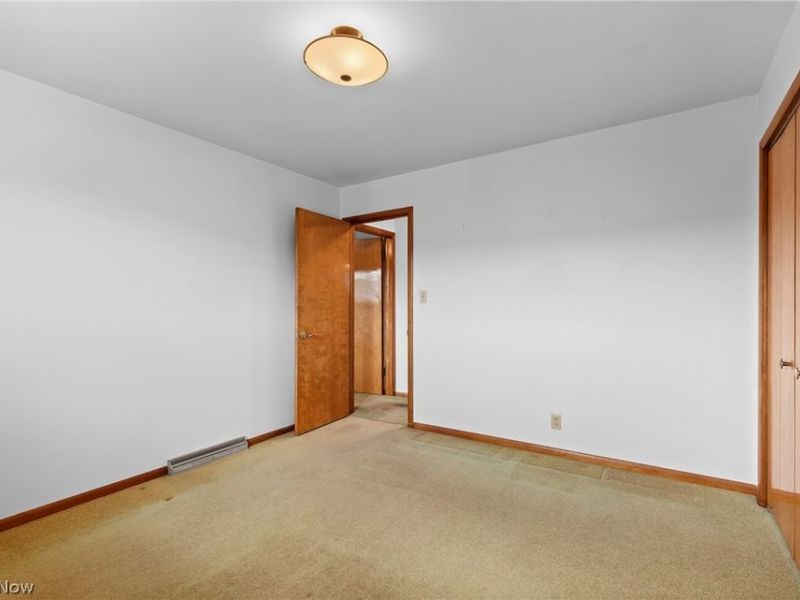 405 N 10th Street, Martins Ferry, OH 43935 Photo 25