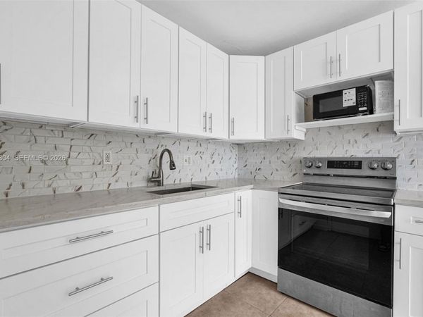3541 NW 7th Pl , Unit 3541, Lauderhill, FL 33311
