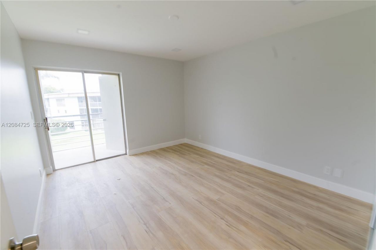 2100 Springdale Blvd , Unit 314, Palm Springs, FL 33461 Photo