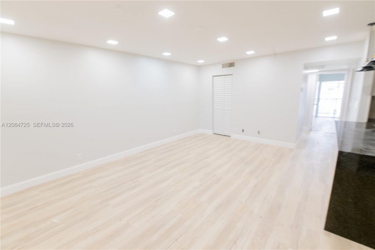 2100 Springdale Blvd , Unit 314, Palm Springs, FL 33461 Photo