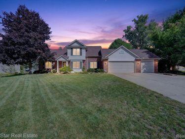 2135 Holly Berry Lane, Commerce Township, Mi 48390