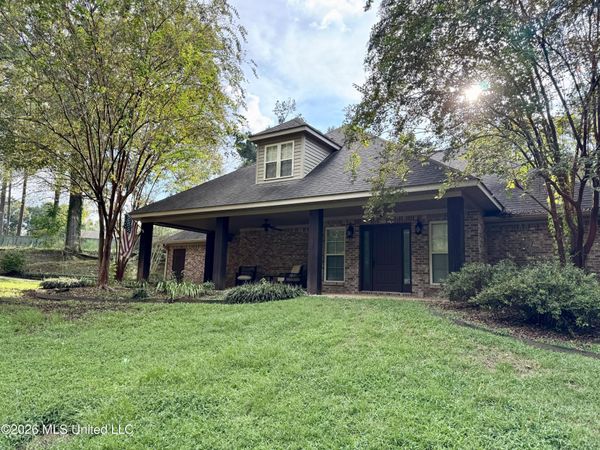 105 Walnut Circle, Vicksburg, MS 39180