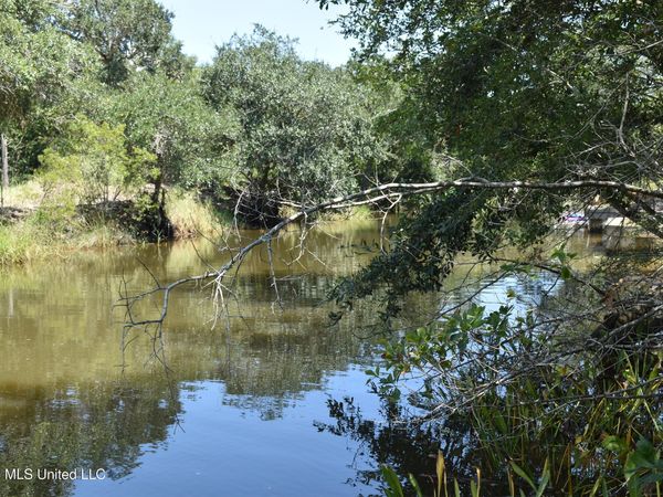 10018 E Bayou Road, Bay Saint Louis, MS 39520
