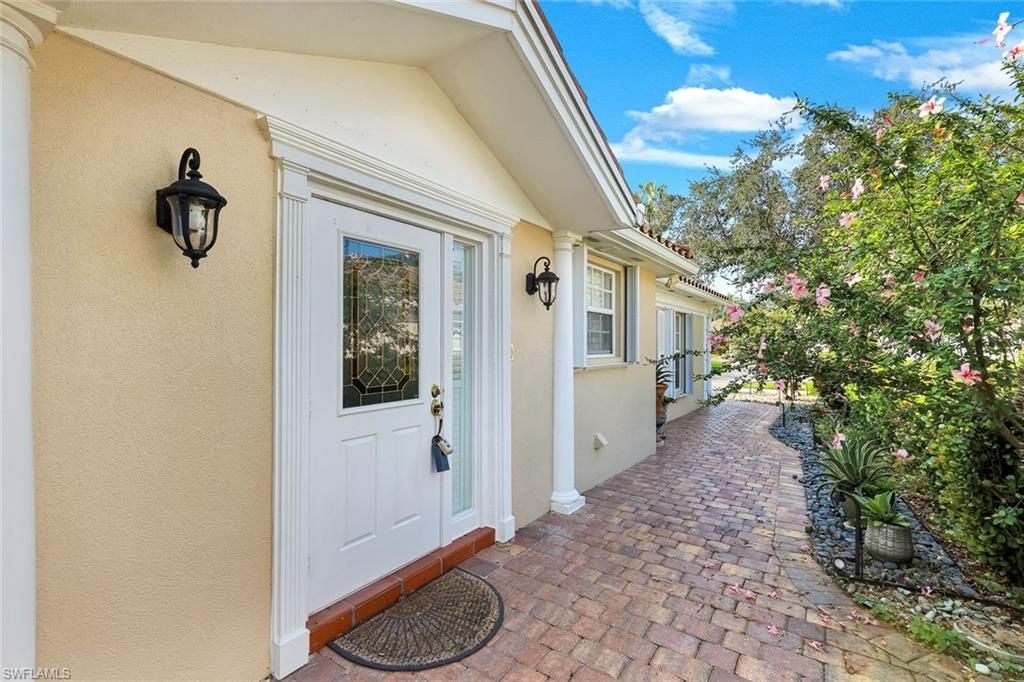 5808 Drummond Way, Naples, FL 34119 Photo
