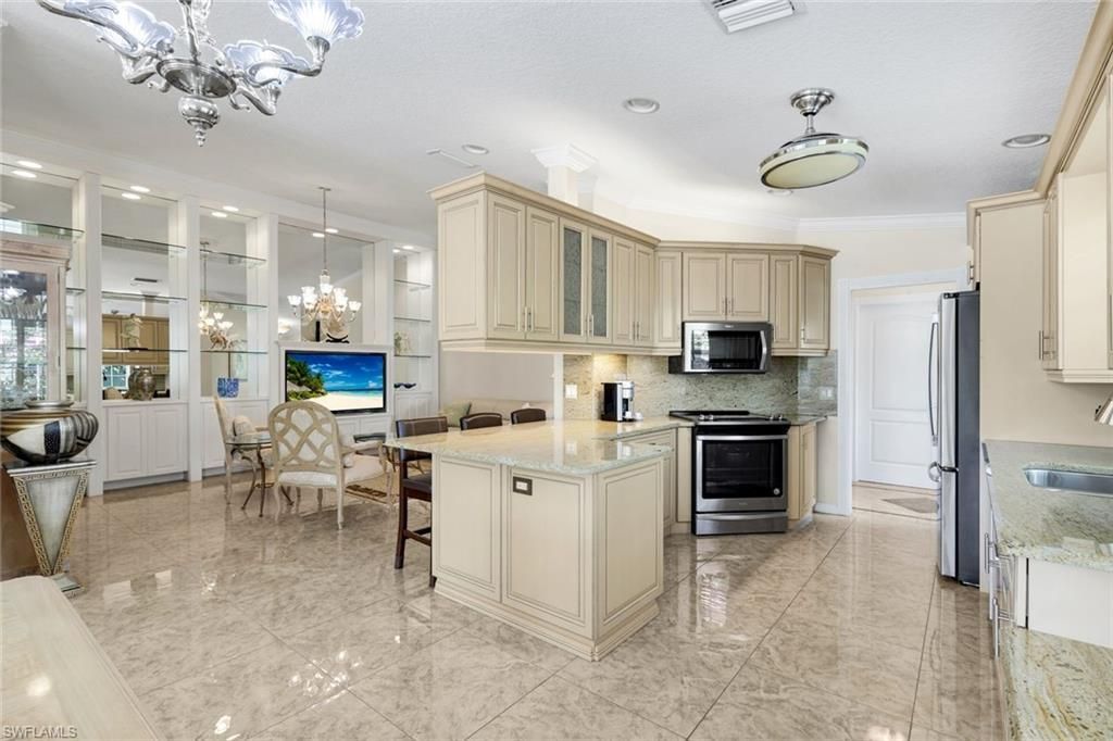 5808 Drummond Way, Naples, FL 34119 Photo