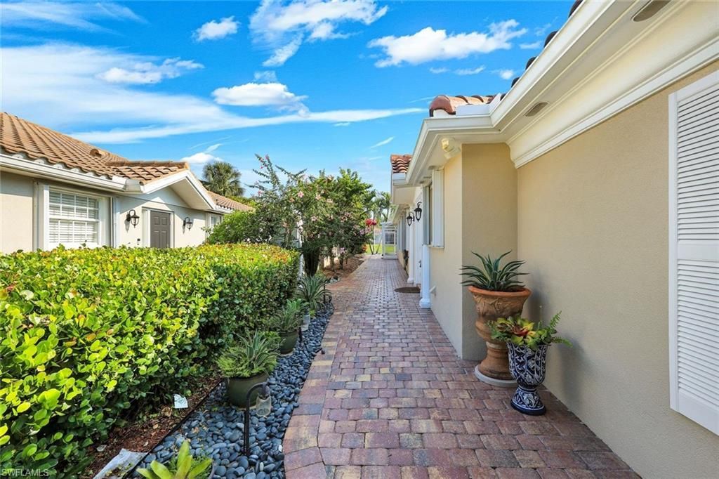 5808 Drummond Way, Naples, FL 34119 Photo