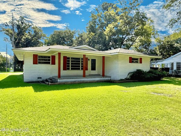 207 N Bennett Street, Crystal Springs, MS 39059