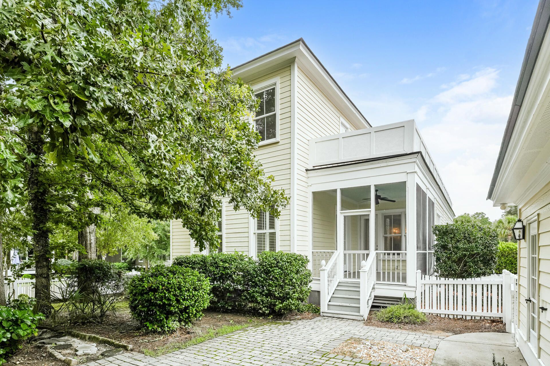 3302 Porchview Place Photo 5