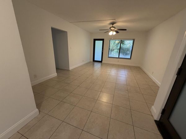 2255 NE 51ST Street, Unit B3, Fort Lauderdale, FL 33308