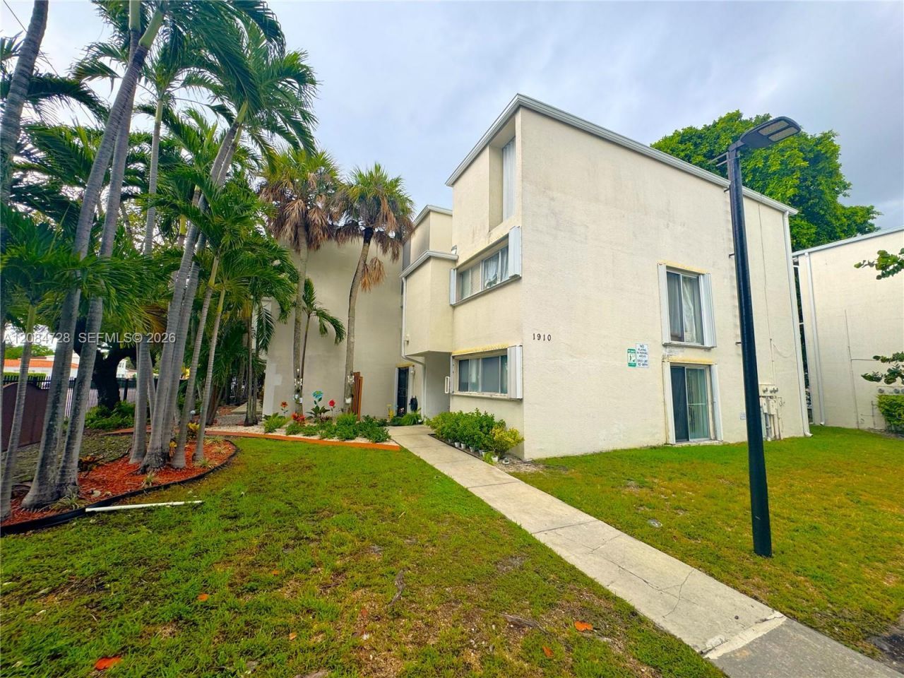 1910 SW 17th Ave , Unit 8, Miami, FL 33145 Photo