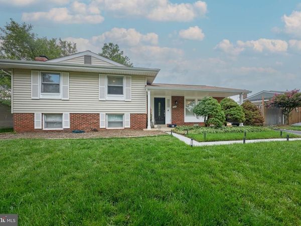 909 N VERNON STREET, STERLING, VA 20164