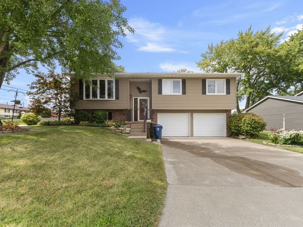 2957 9 1/2 Street , East Moline, IL 61244