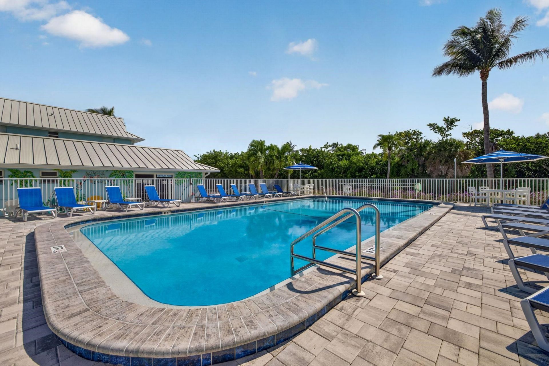 2840 W Gulf Dr, Unit 4, Sanibel, FL 33957 Photo