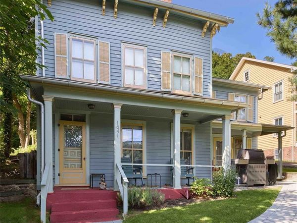 1641 Northern Boulevard , Roslyn, NY 11576